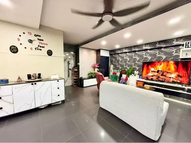 618 Jurong West St 65 image 1 of 9