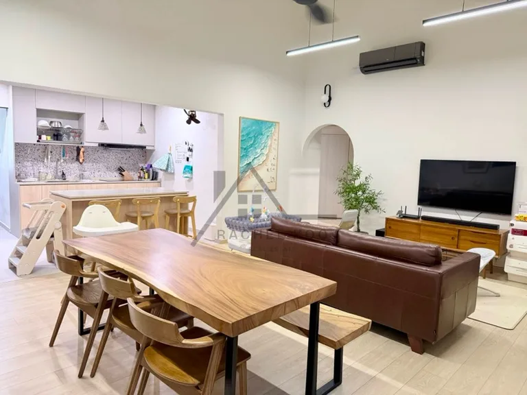 528 Serangoon Nth Ave 4 image 1 of 10