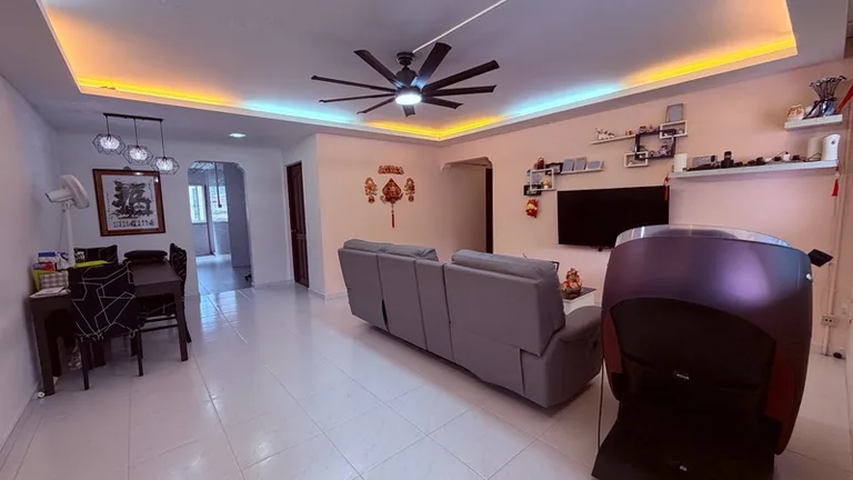 925 Jurong West St 92 image 1 of 9