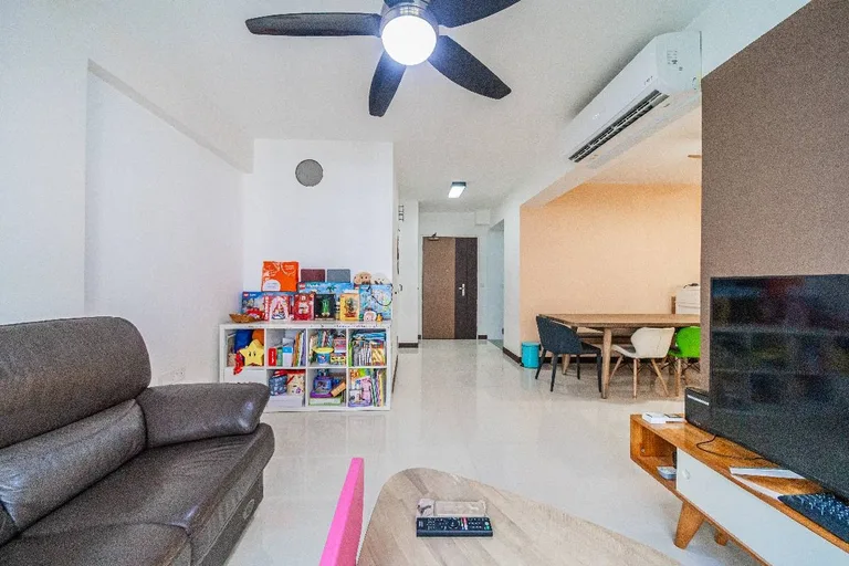 288C Compassvale Cres image 1 of 10