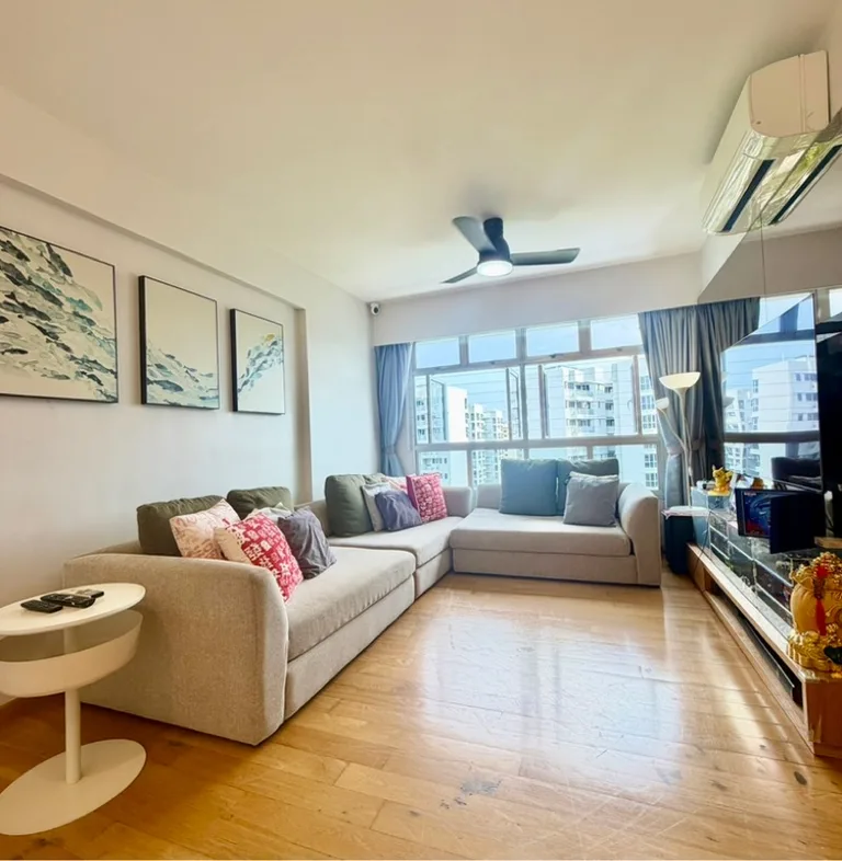 879B Tampines Ave 8 image 1 of 6