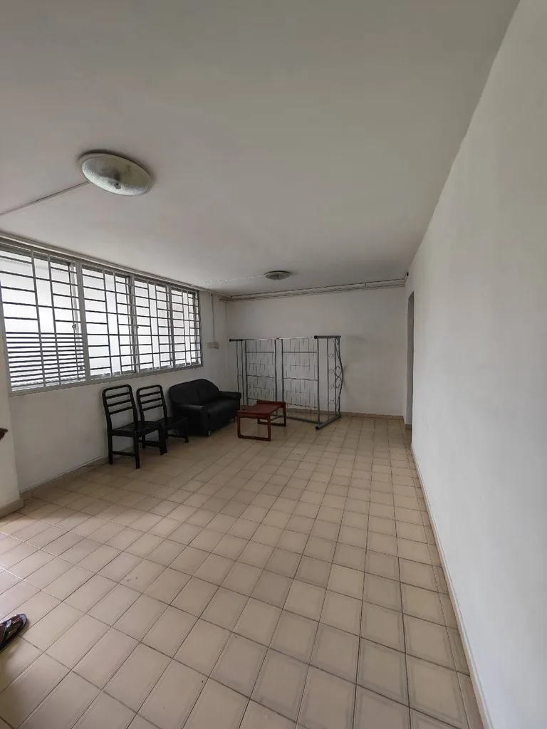 602 Hougang Ave 4 image 1 of 5