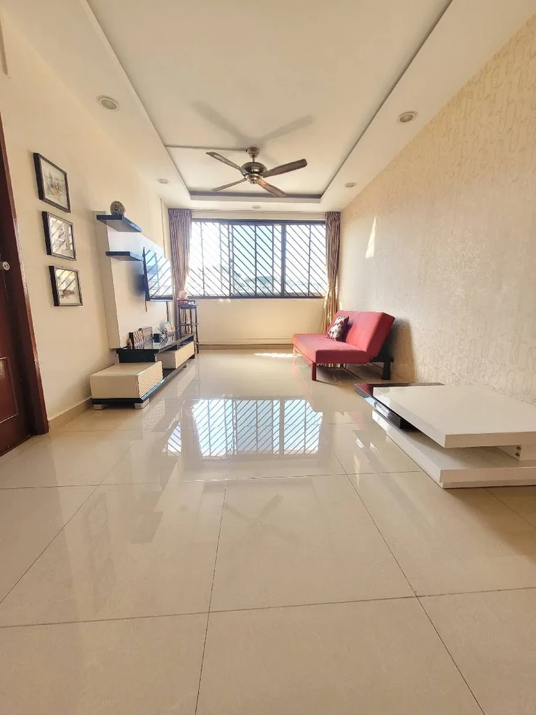 102 Pasir Ris St 12 image 1 of 8