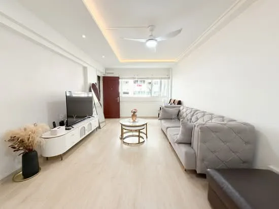 883 Tampines St 84 image 1 of 9