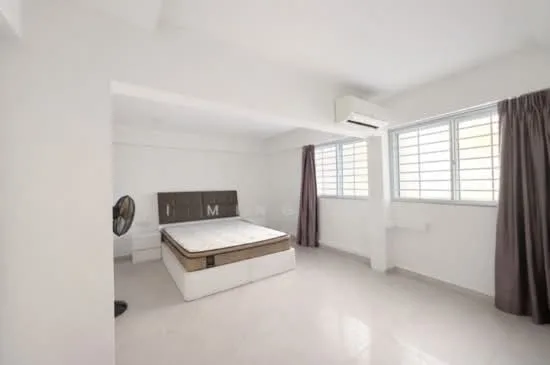 228 Tampines St 23 image 1 of 4