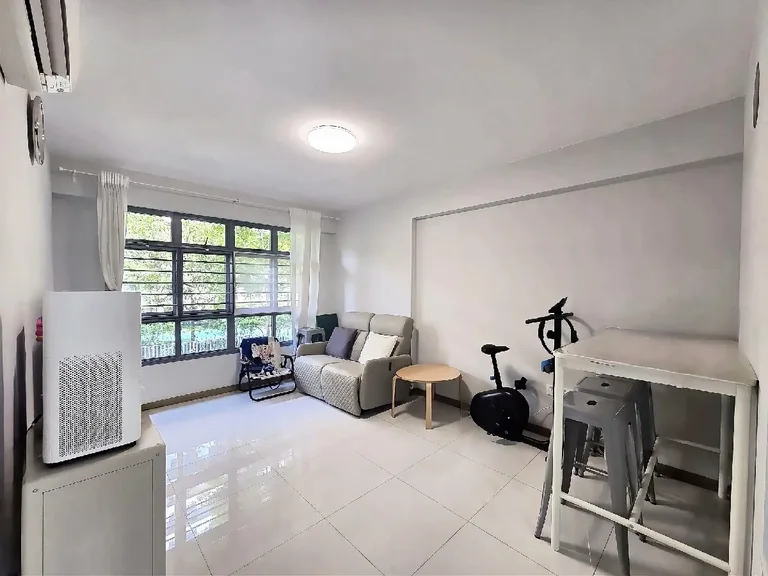 620B Tampines St 61 image 1 of 9