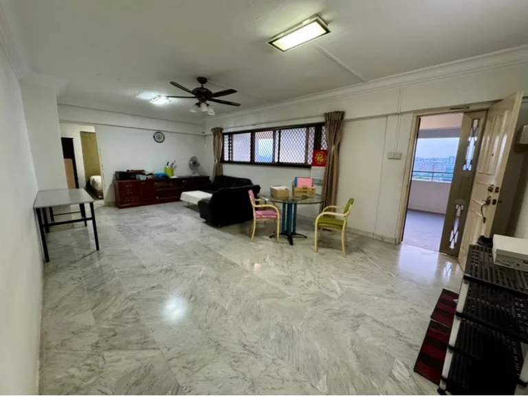 302 Hougang Ave 5 image 1 of 7