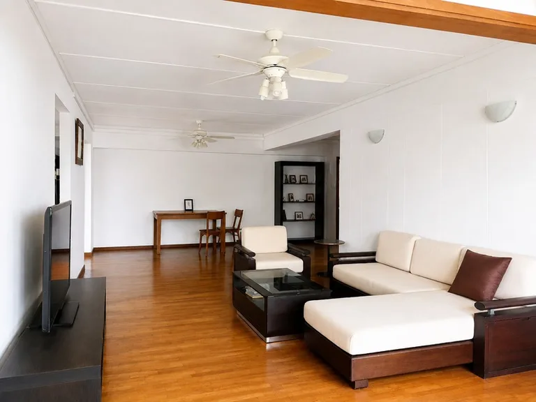 644 Pasir Ris Dr 10 image 1 of 10