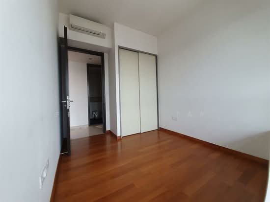 368 Thomson photo 2