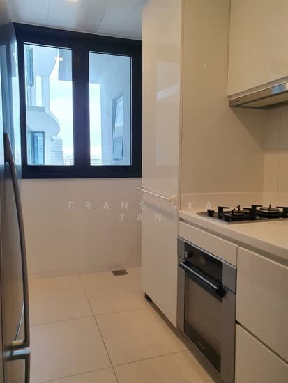 368 Thomson photo 3