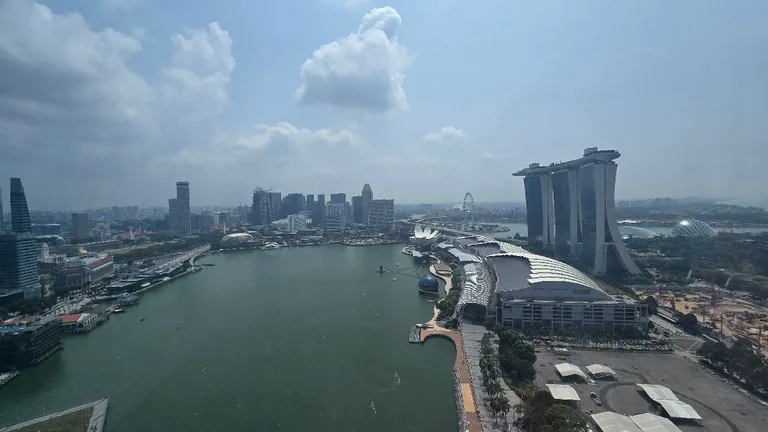 Marina Bay Residences image 1 of 9