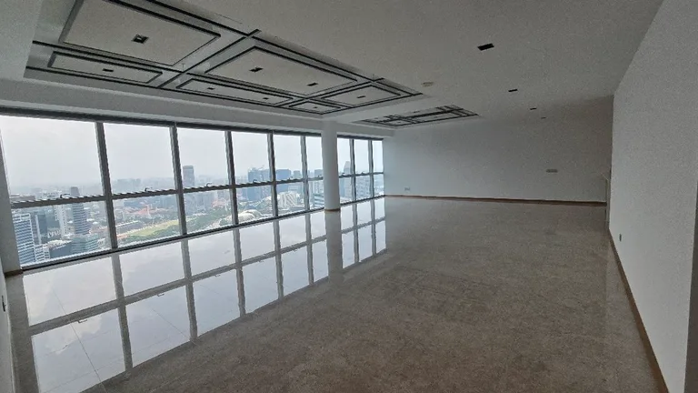 Marina Bay Residences image 1 of 10