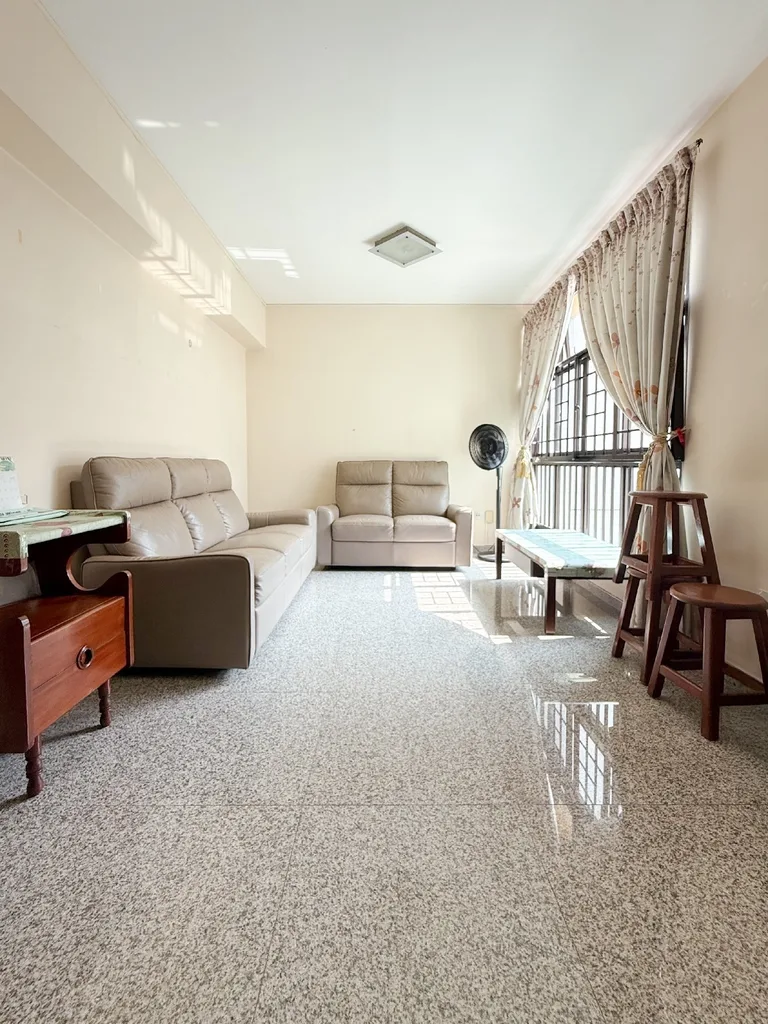 31 Eunos Cres image 1 of 10