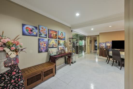 Mandalay Towers photo 4