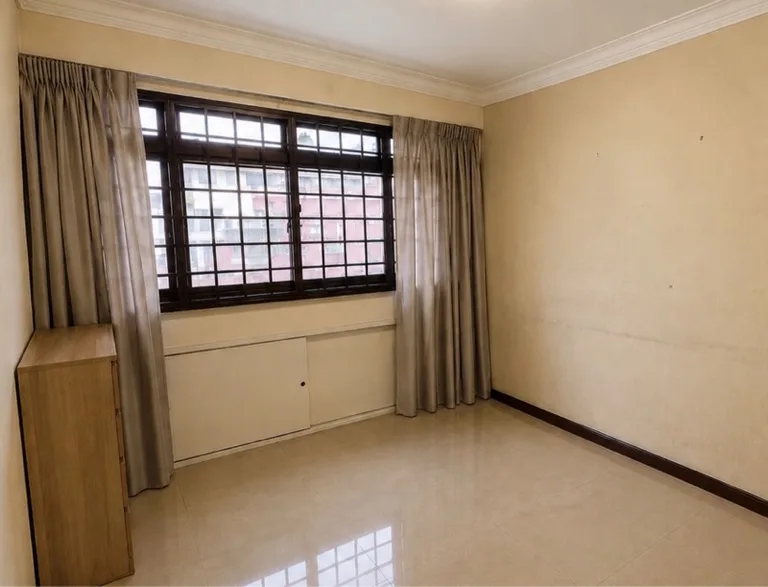 716 Tampines St 71 image 1 of 2