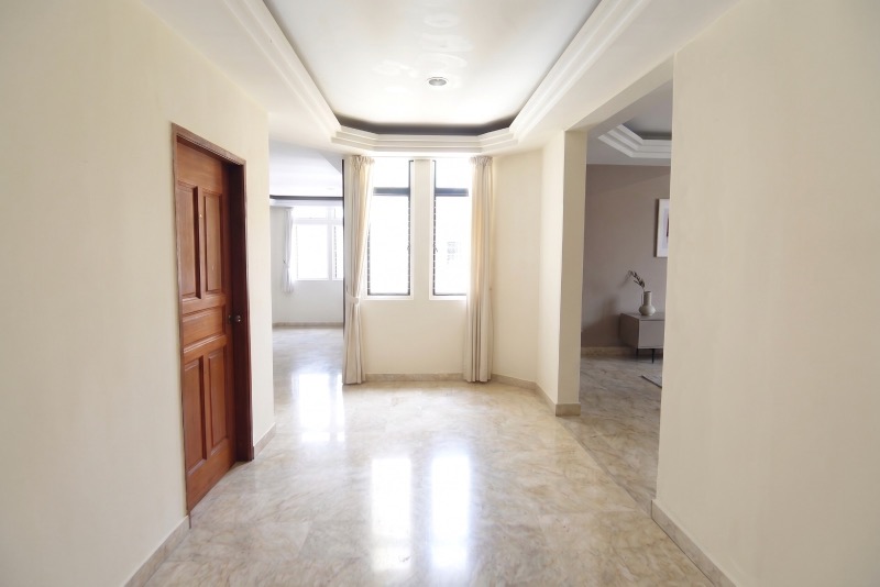 Lloyd Court photo 2