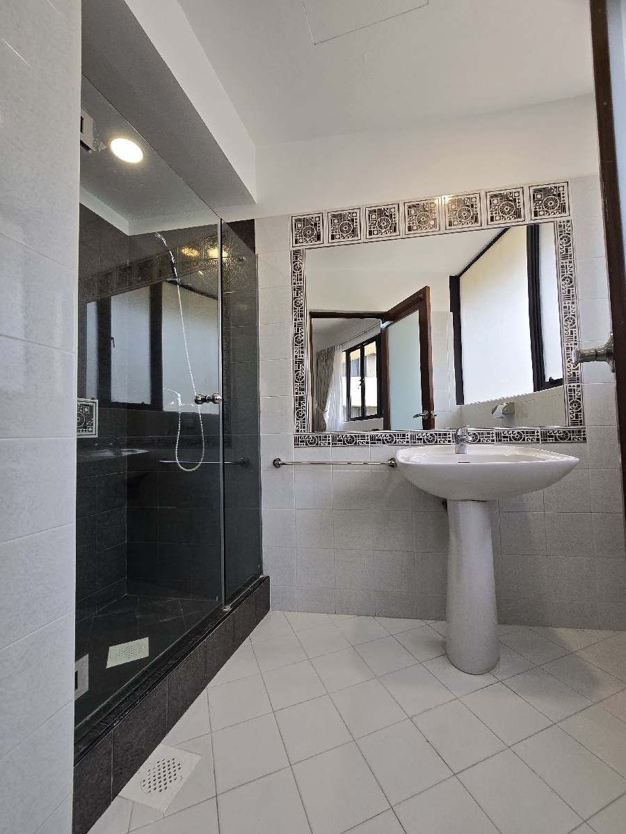 The Draycott photo 6
