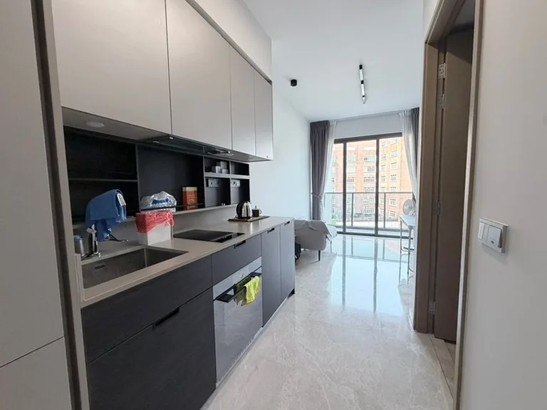Haus On Handy image 1 of 6