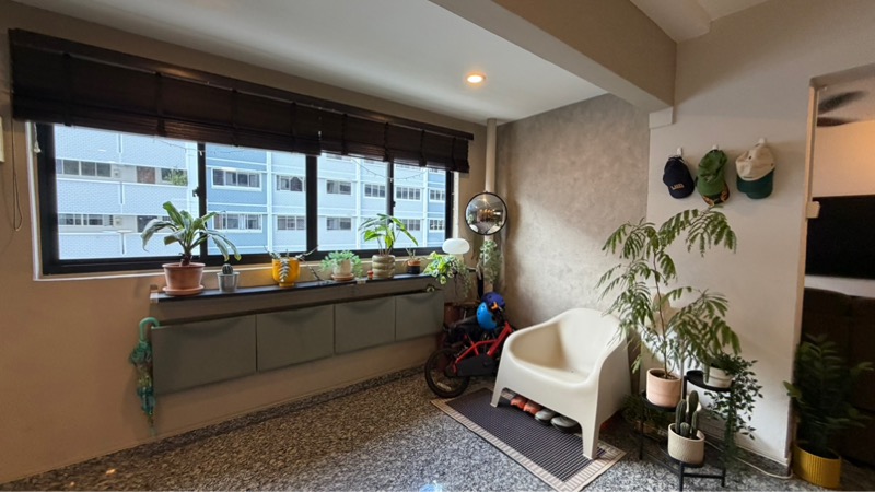 873 Tampines St 84 image 1 of 9