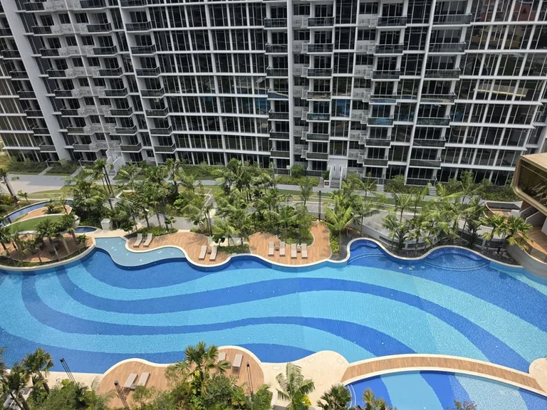 Grand Dunman image 1 of 10