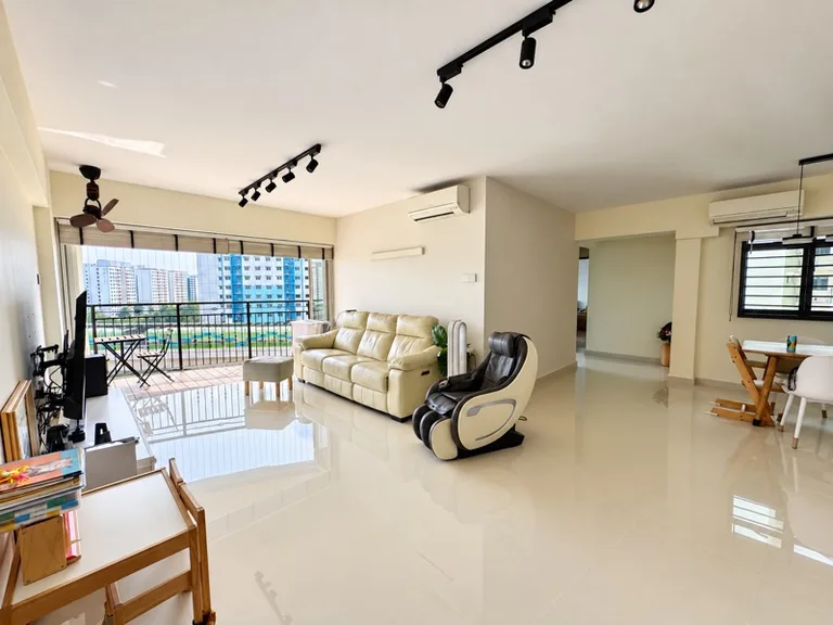 686B Jurong West Ctrl 1 image 1 of 8