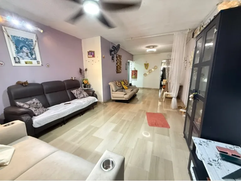 546 Jurong West St 42 image 1 of 10