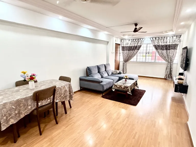 524 Hougang Ave 6 image 1 of 10