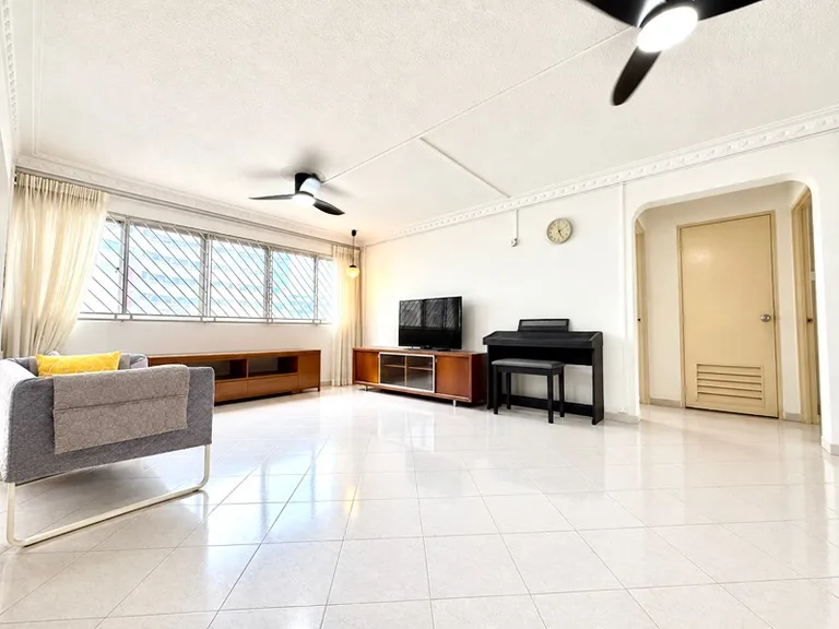 624 Hougang Ave 8 image 1 of 7