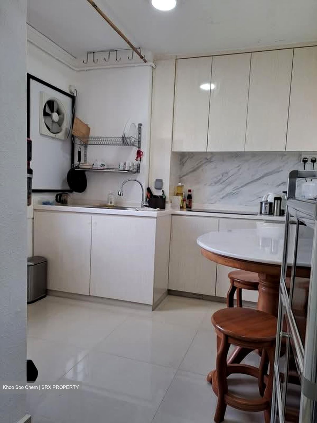 Tampines Street 42 (Tampines), HDB Executive - For Rent photo 4