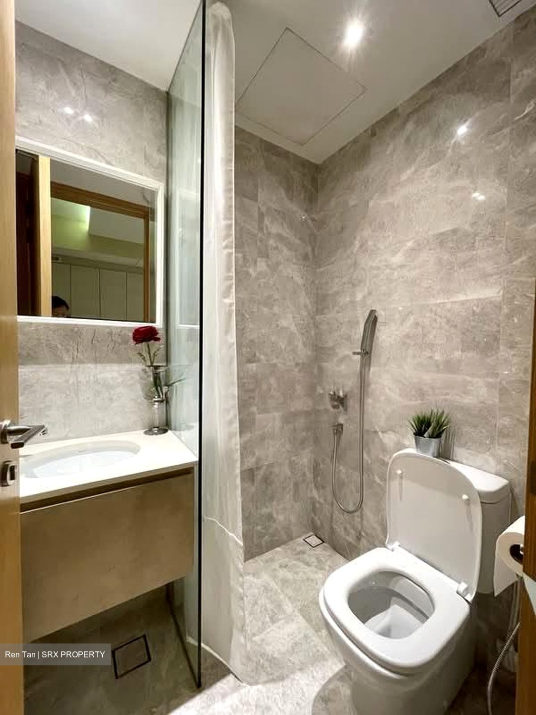 6 Derbyshire (D11), Condominium - For Sale photo 3