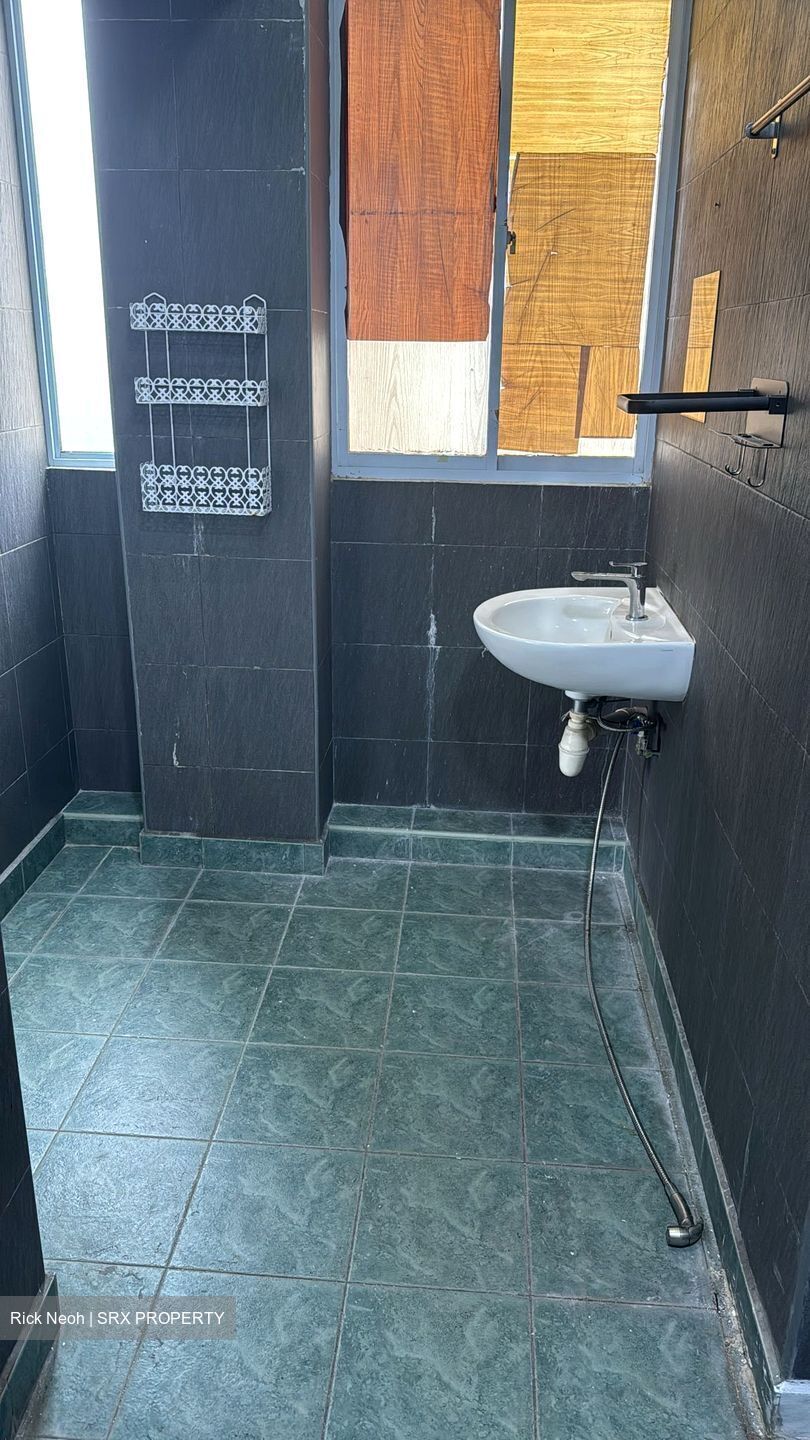 Lakeside Tower (D22), Apartment - For Rent photo 3