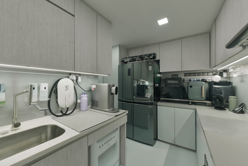STEVENS SUITES 7