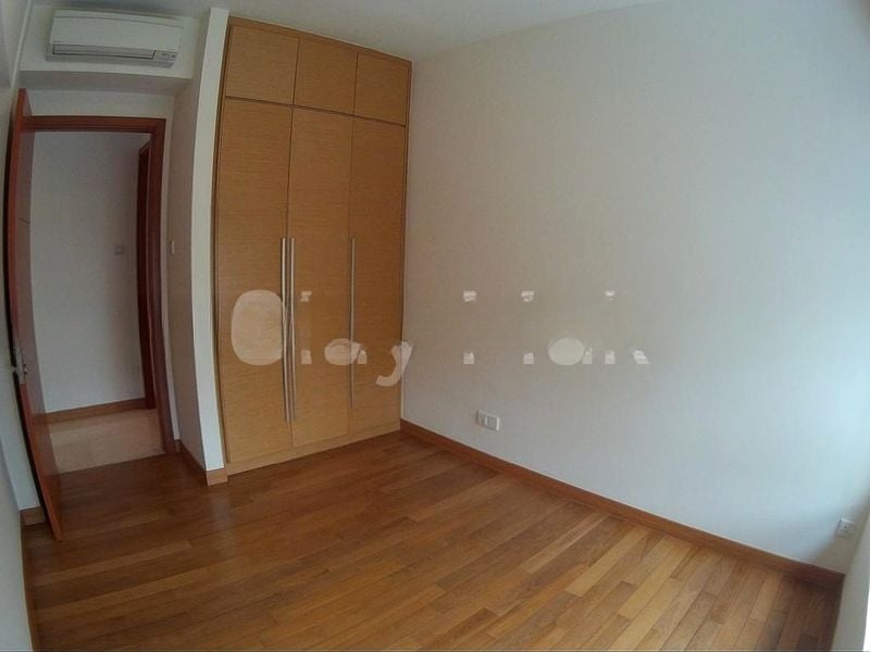 THE BERTH BY THE COVE 8