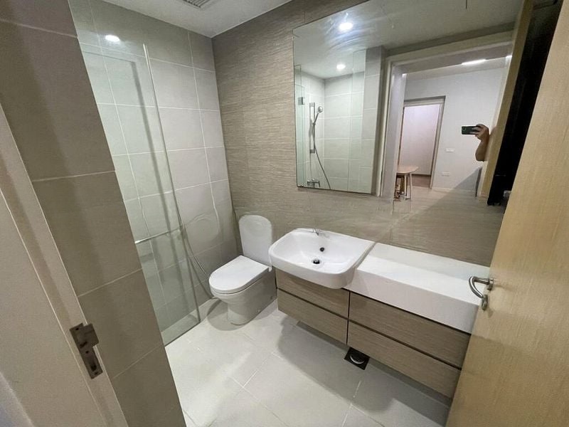 THE LAKEFRONT RESIDENCES 3