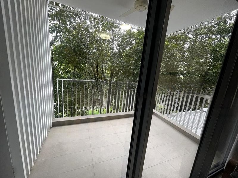 THE LAKEFRONT RESIDENCES 6