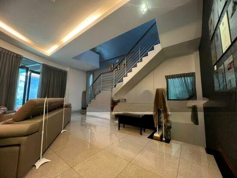 GROSVENOR VIEW 10