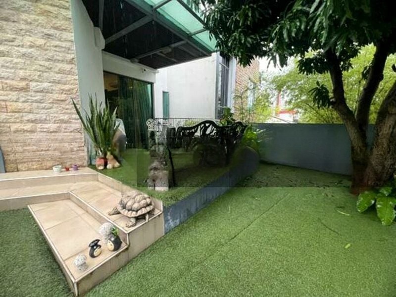 GROSVENOR VIEW 12