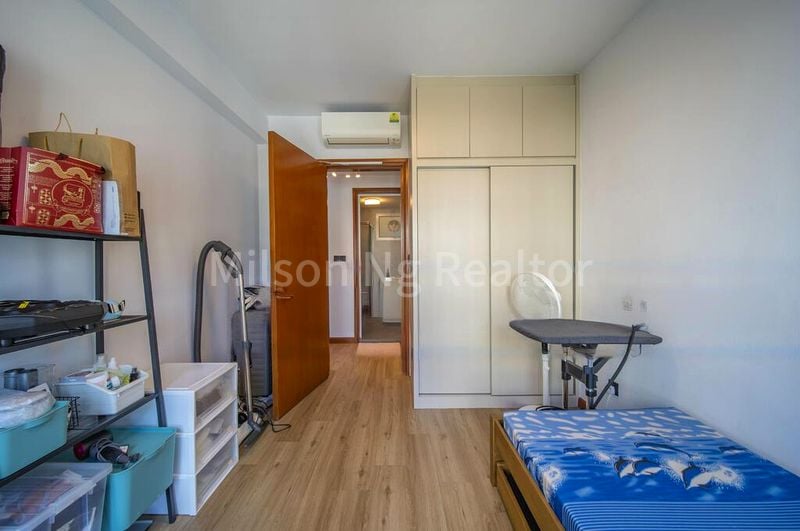 BURLINGTON SQUARE 10