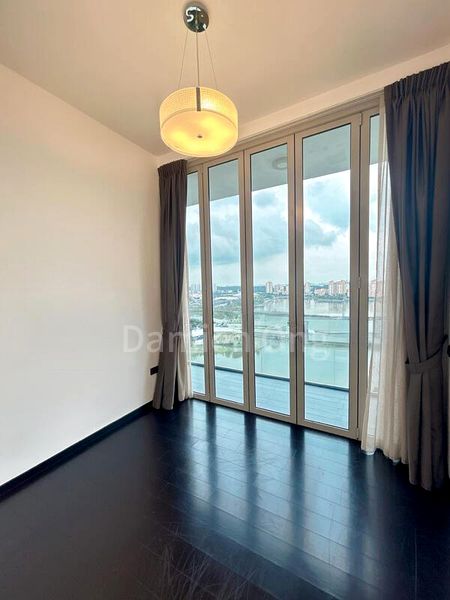 KALLANG RIVERSIDE 10