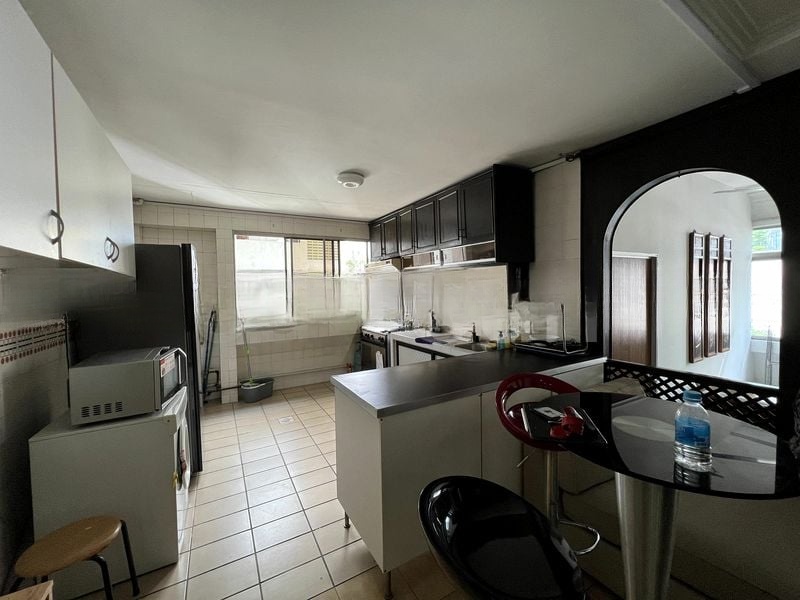 EMERALD APARTMENTS 6