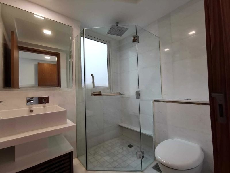 SUITES AT ORCHARD 5