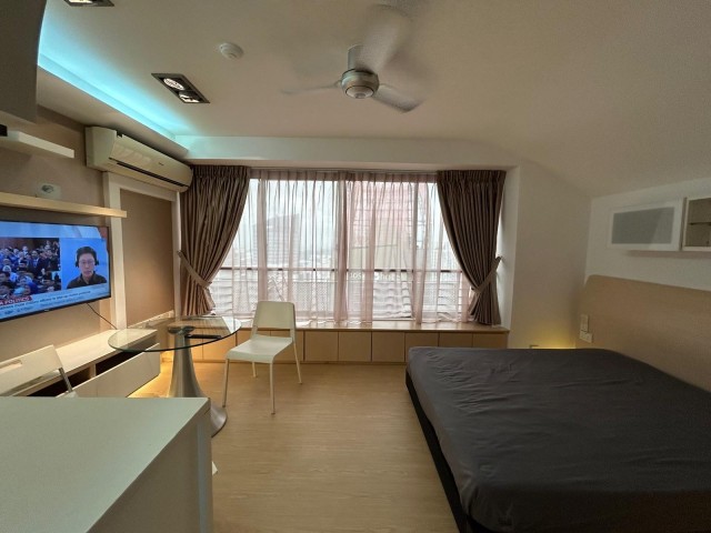 INTERNATIONAL PLAZA 12