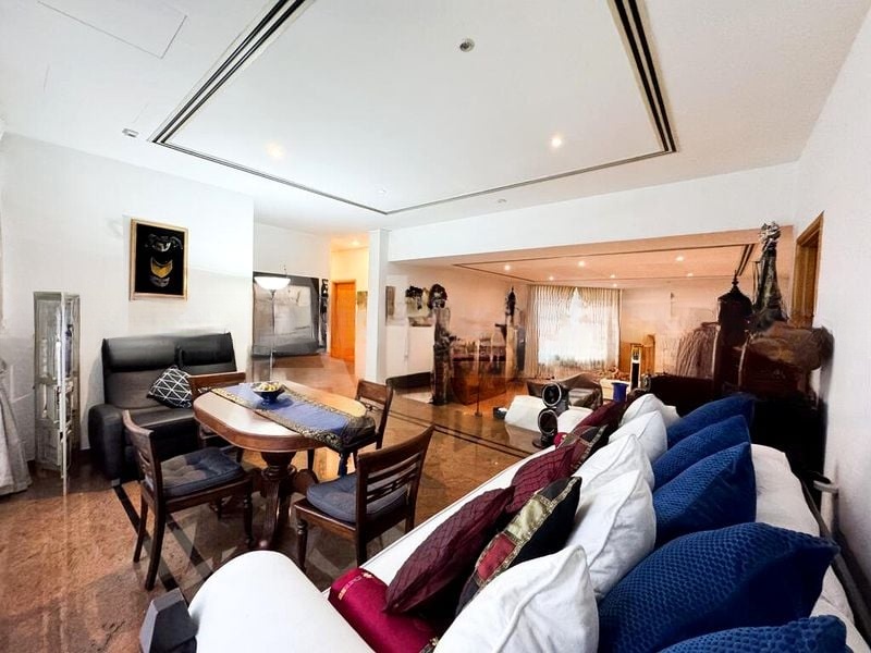 MANHATTAN MANSIONS 7