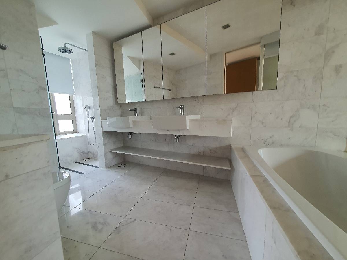 THE COAST AT SENTOSA COVE 19