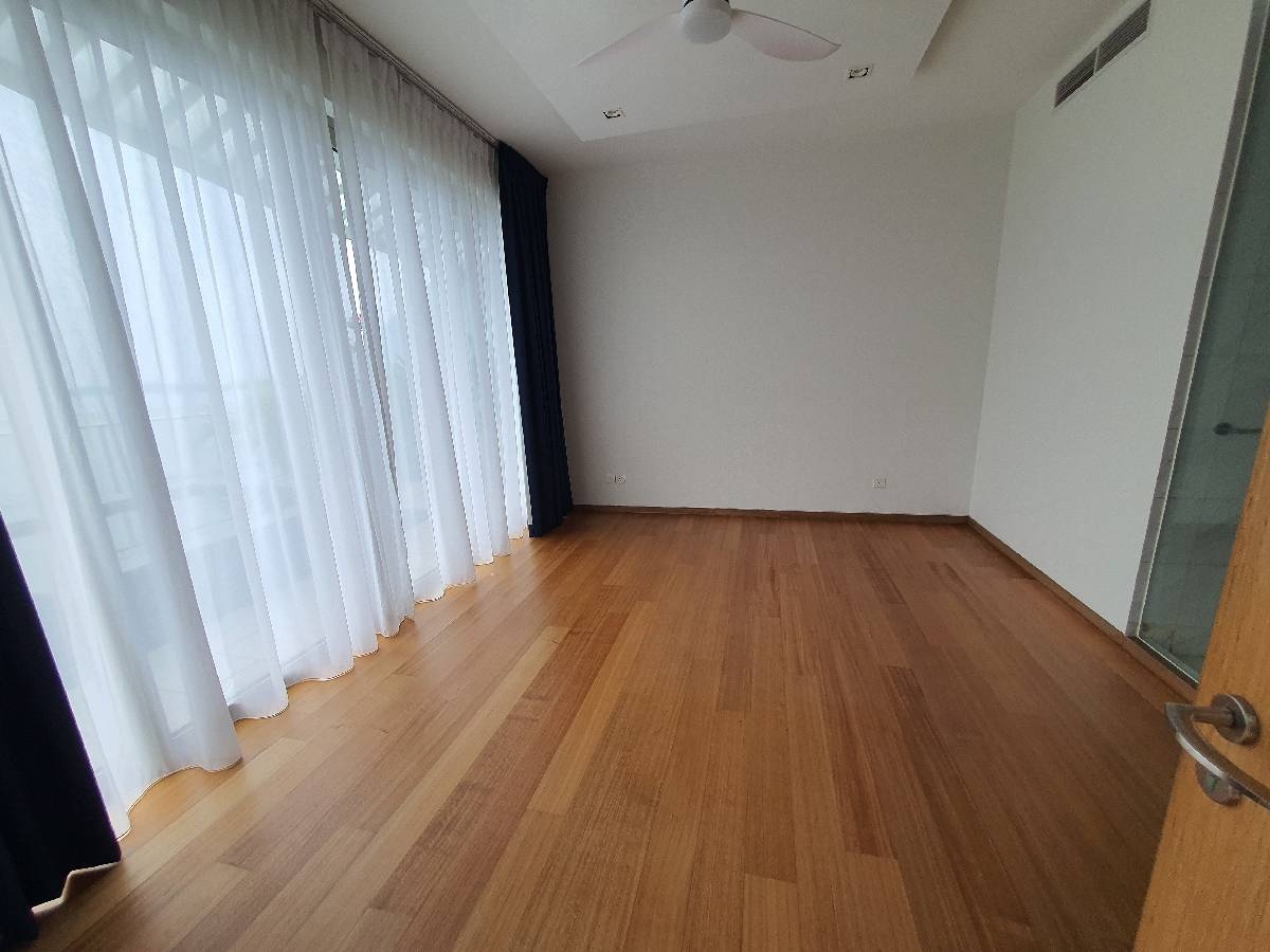 THE COAST AT SENTOSA COVE 23