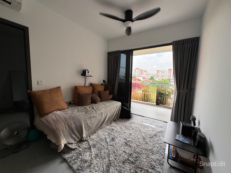 RIVERFRONT RESIDENCES 9