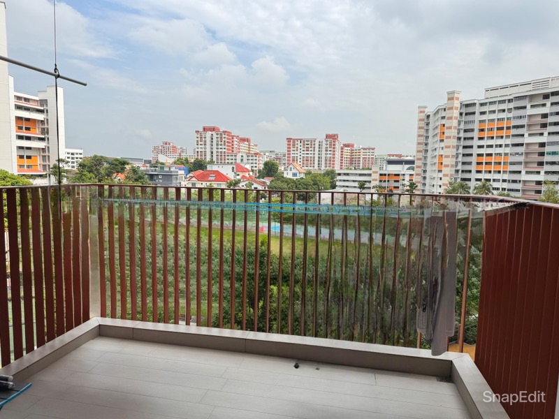 RIVERFRONT RESIDENCES 10