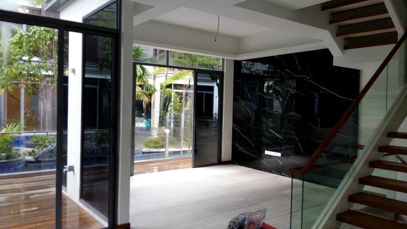 THE SEAWIND 10