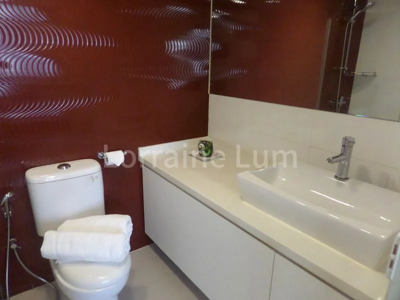 INTERNATIONAL PLAZA 8