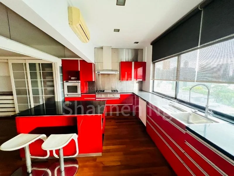 TOWNHOUSE APARTMENTS 12